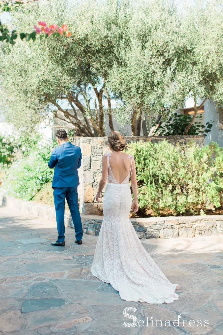 Mermaid Lace Wedding Dresses Sweep Train Open Back V neck Sexy Bridal Gown SEW039