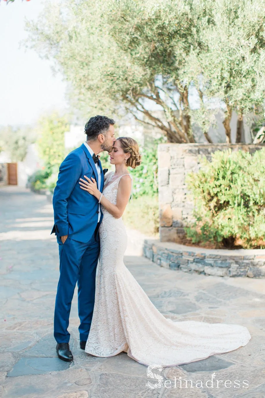 Mermaid Lace Wedding Dresses Sweep Train Open Back V neck Sexy Bridal Gown SEW039