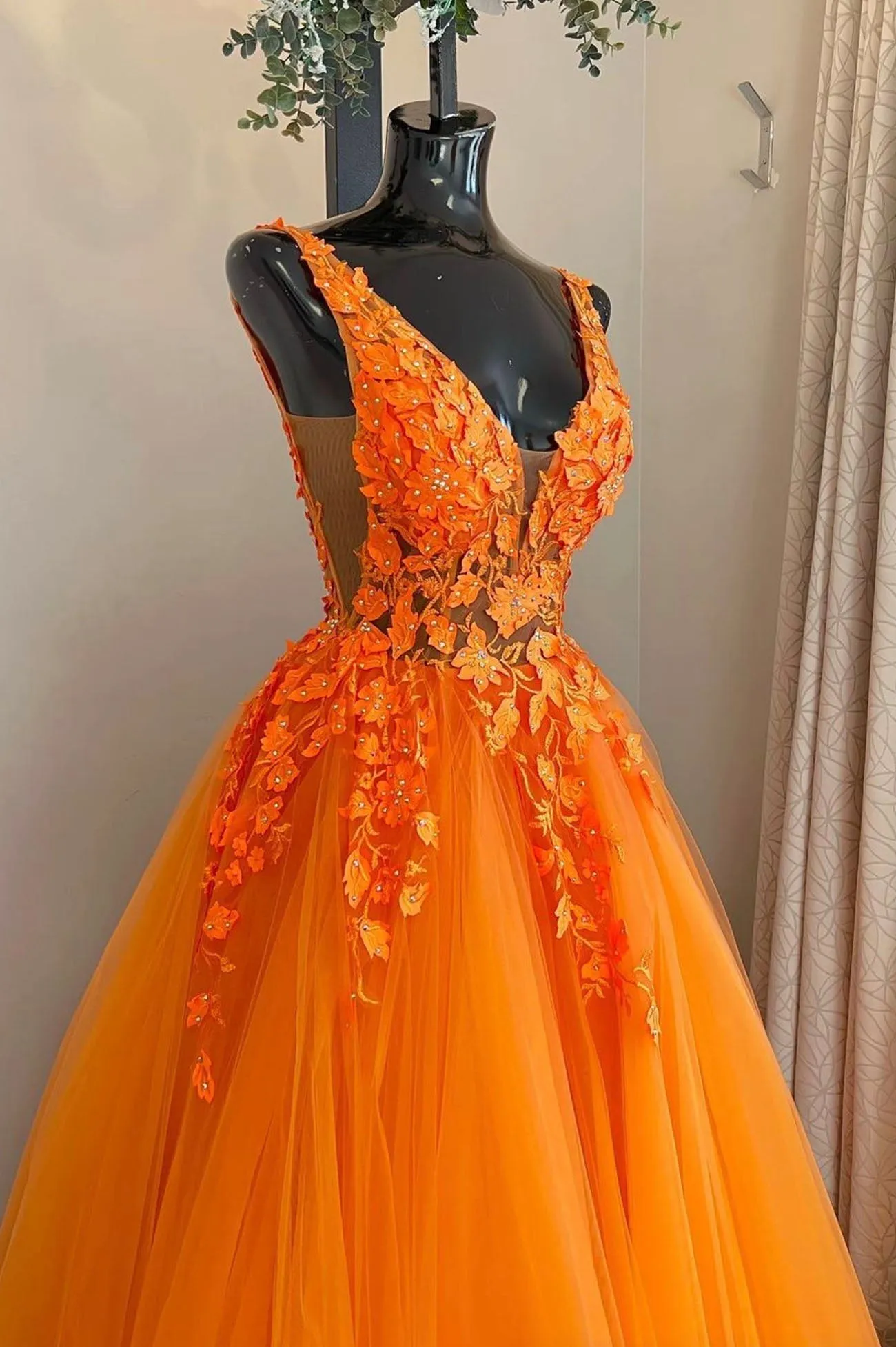 Orange V-Neck Lace Long Prom Dresses A-Line Evening Party Dresses